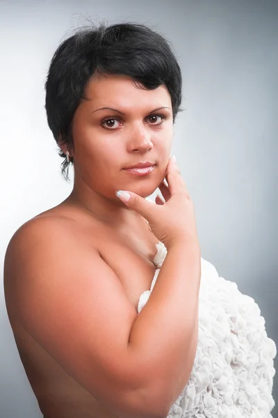 Mujer gorda con velo blanco — Foto de Stock