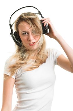 kulaklık olan kadın