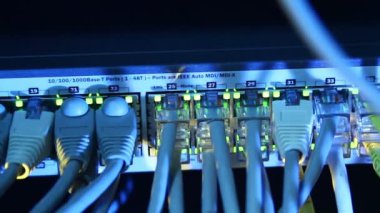 süper bilgisayar kabloları ve lambalar