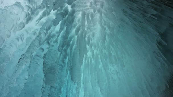 Eiszapfen aus nächster Nähe — Stockvideo