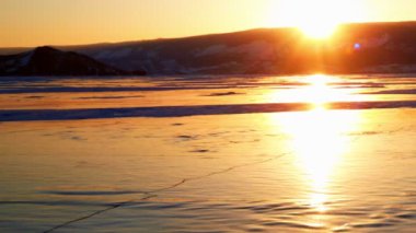 Gün batımında kış manzarası