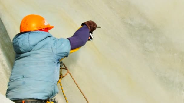 Escalada no gelo — Vídeo de Stock