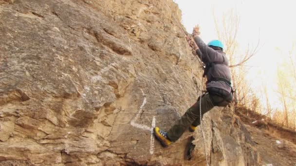 Escalada de montaña — Vídeos de Stock