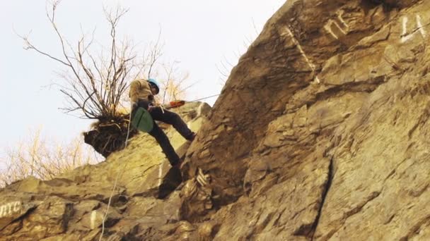 Escalada de montaña — Vídeo de stock