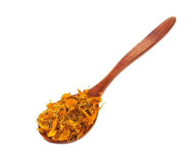 baharat zerdeçal, kişniş, kimyon, tahta kaşık izole