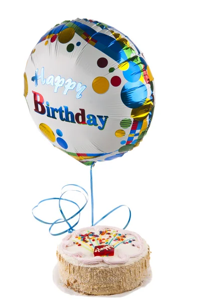 Torta di compleanno e palloncino isolato — Foto Stock