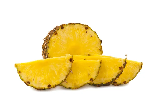 Gesneden ananas — Stockfoto