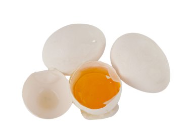 gebroken ei geïsoleerdkırık yumurta izole