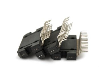 Elektronik çip izole