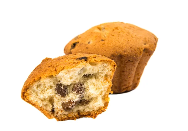 Muffins mit Rosinen isoliert — Stockfoto