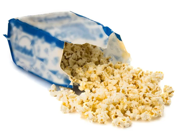 Popcorn w papierowej torebce — Zdjęcie stockowe