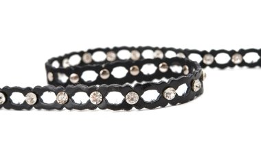 izole taşlarla kayış