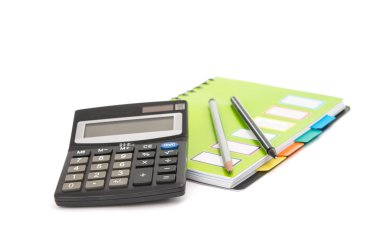 hesap makinesi, not defteri ve kalem izole