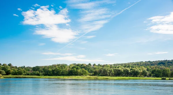 Flusslandschaft — Stockfoto