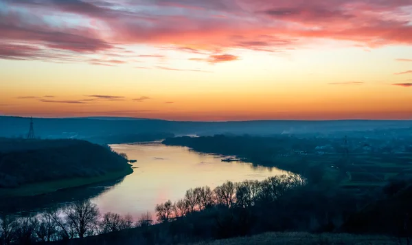 Beau paysage de coucher de soleil d'hiver — Photo