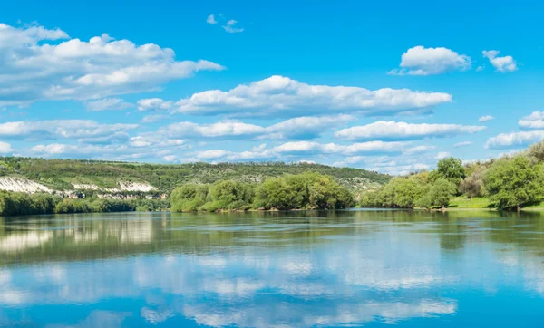 Felsiger Fluss — Stockfoto