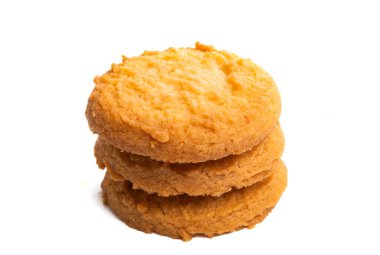 Beyaz arkaplanda izole edilmiş tereyağlı kurabiyeler 