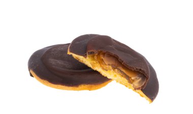 Beyaz arka planda jöleli bisküvi. 