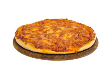 Beyaz arkaplanda izole edilmiş pizza 