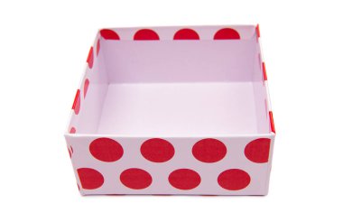 hediye kutusu beyaz arkaplanda izole edildi 