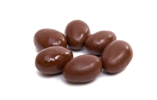Schokolade Bedeckte Nuss Isoliert Auf Weißem Hintergrund — Stockfoto