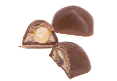 Beyaz arka planda izole çikolatalar 