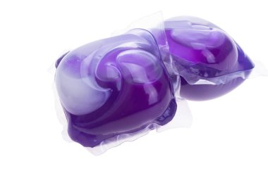 çamaşır kapsülleri beyaz arkaplanda izole 