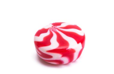 süt meyveli lolipop beyaz arka planda izole 