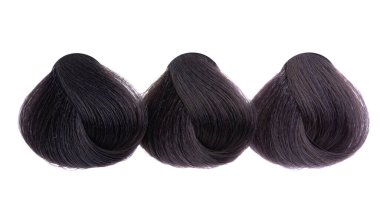 Beyaz arka planda izole saç bukleleri