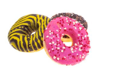 Çörek beyaz arkaplanda izole edildi