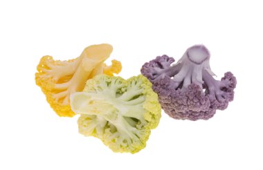 Karnabahar beyaz arkaplanda izole 