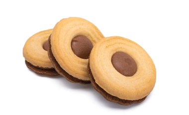 Çift çikolatalı kurabiye beyaz arka planda izole 