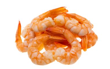 Kaynamış karides beyaz arkaplanda izole edildi