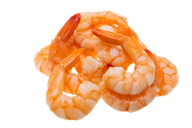 Kaynamış karides beyaz arkaplanda izole edildi