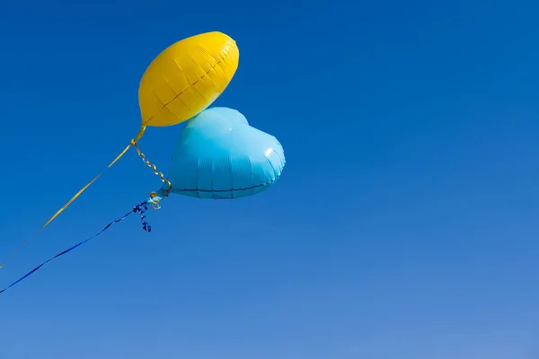 Ballons Hélium Air Ukrainien Contre Ciel Bleu — Photo