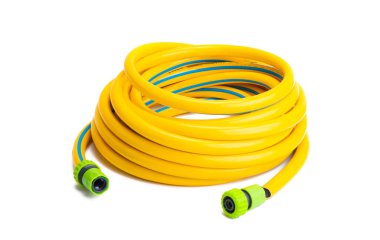 Beyaz arka plan üzerinde izole su hortumu