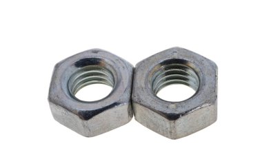 Metal ceviz beyaz arkaplanda izole