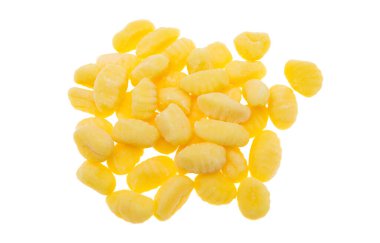 Beyaz arkaplanda izole edilmiş Gnocchi (İtalyan hamur tatlısı)