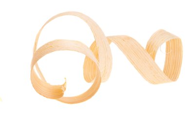 Beyaz zemin üzerinde izole ahşap talaşı