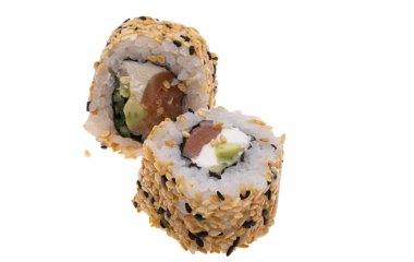 Suşi beyaz arkaplanda izole edildi