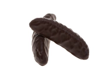 Beyaz arka planda izole edilmiş çikolatalı marmelat şekerleri.