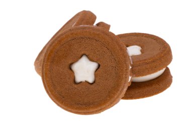 Beyaz arka plan üzerinde izole sandviç kurabiye