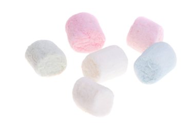 Beyaz arkaplanda marşmelov izole