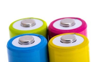 Beyaz arka plan üzerinde izole şarj edilebilir pil