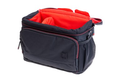 Kamera çantası beyaz arkaplanda izole edildi