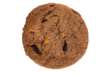 Beyaz arka planda çikolatalı kurabiyeler