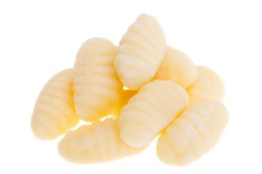 gnocchi beyaz arkaplanda izole edildi