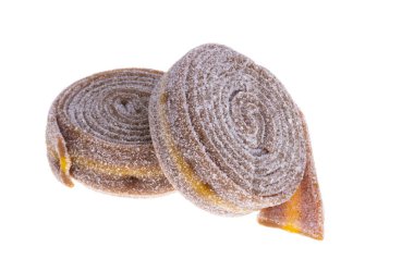 Jöle sarmal şekeri beyaz arkaplanda izole edilmiş