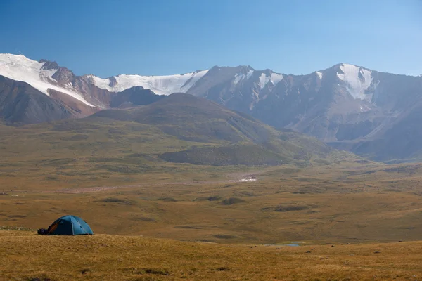 Altaibergen. vackra höglandet landskap. Mongoliet — Stockfoto