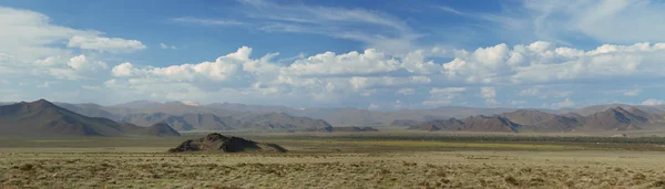 Montañas Altai. Hermoso paisaje montañoso. Mongolia —  Fotos de Stock